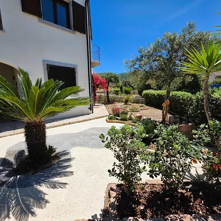Dimora Degli Ulivi Feriehus Badesi